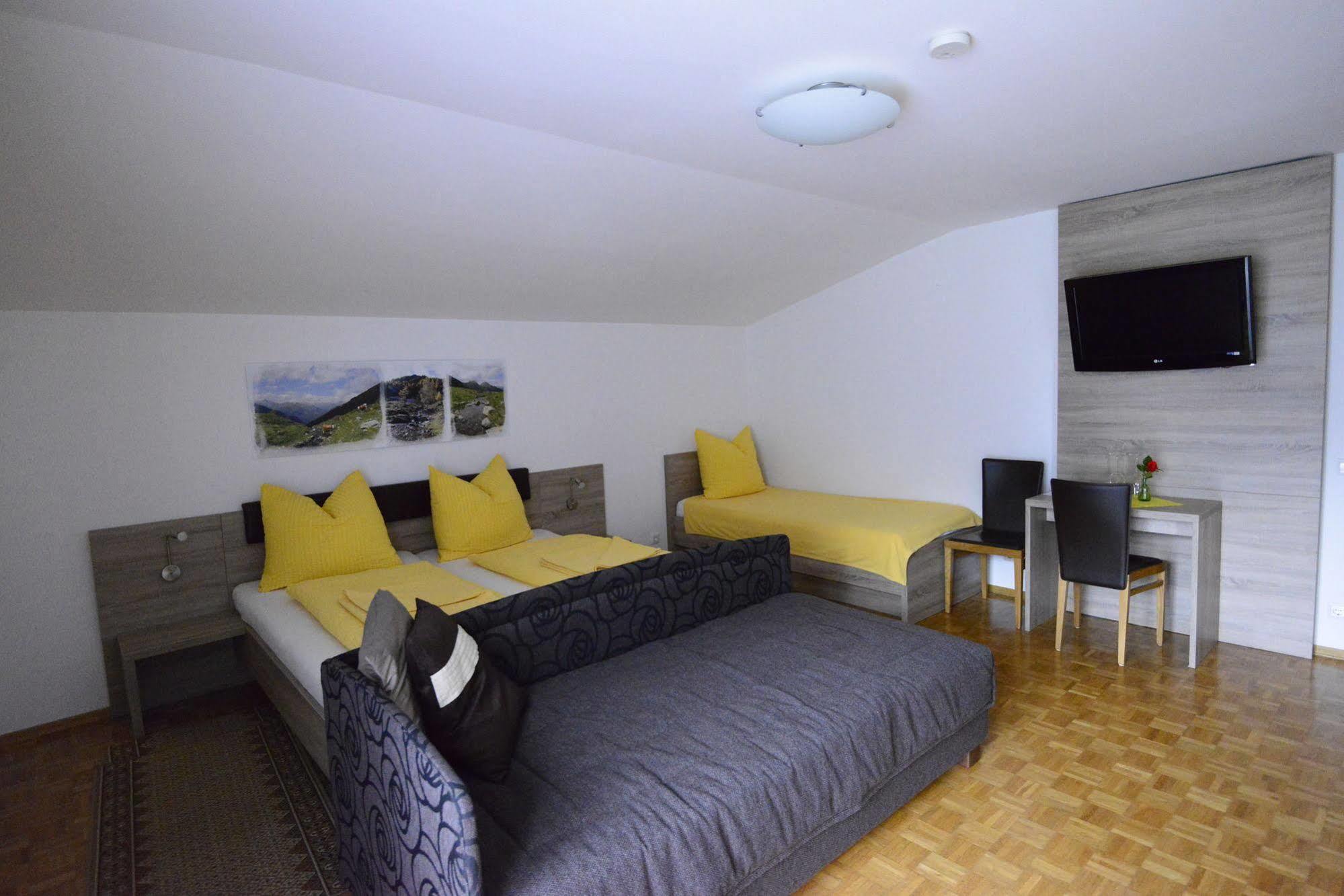 Gaestehaus Zwischenberger Obervellach Exteriör bild