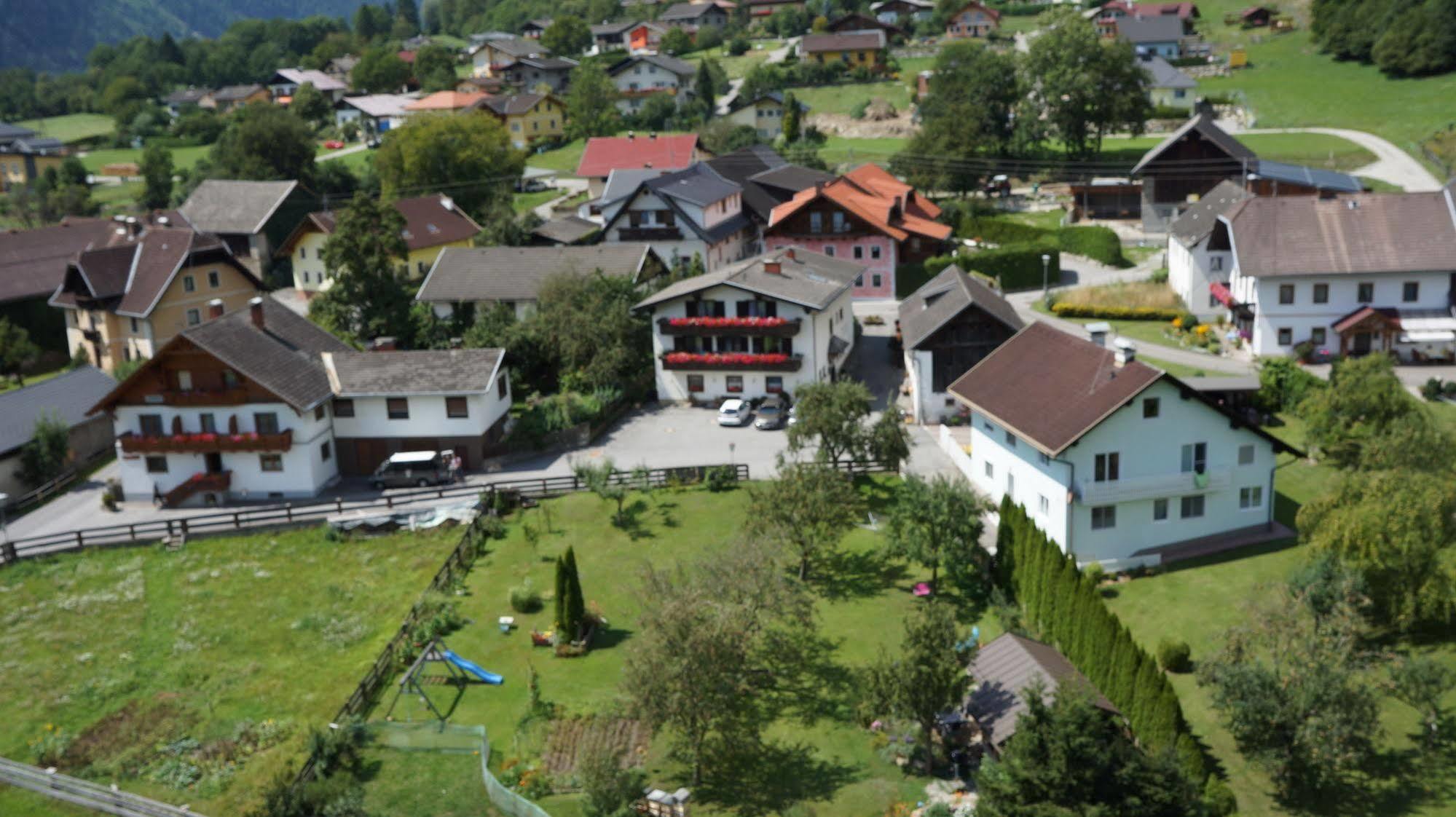 Gastehaus Zwischenberger Lägenhet Obervellach Exteriör bild